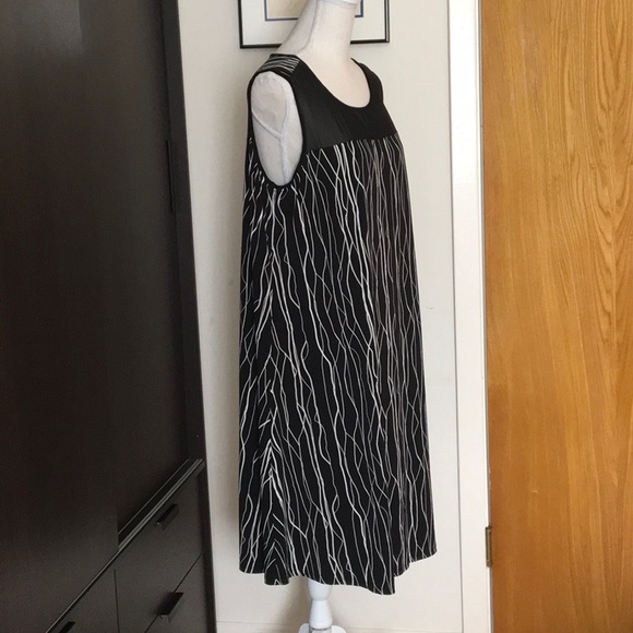 Black & White sleeveless Vince Camuto Dress - Picture 2 of 7